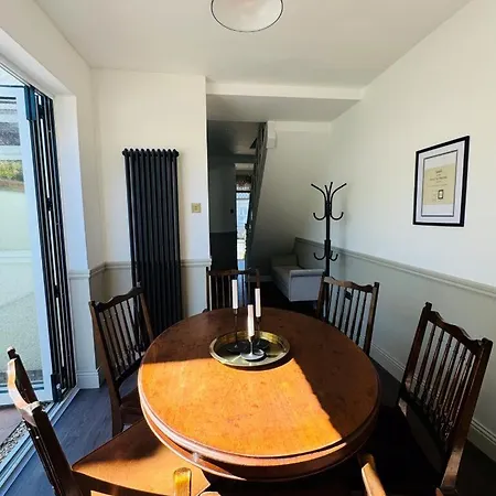 アパート Beautiful Victorian - Garden & Great Location *