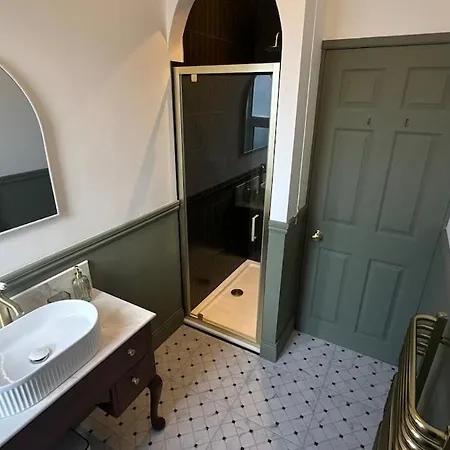 アパート Beautiful Victorian - Garden & Great Location ブリストル